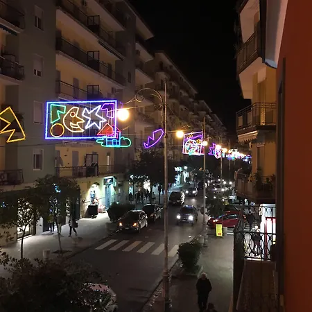 Via Trento 30 בית הארחה סלרנו
